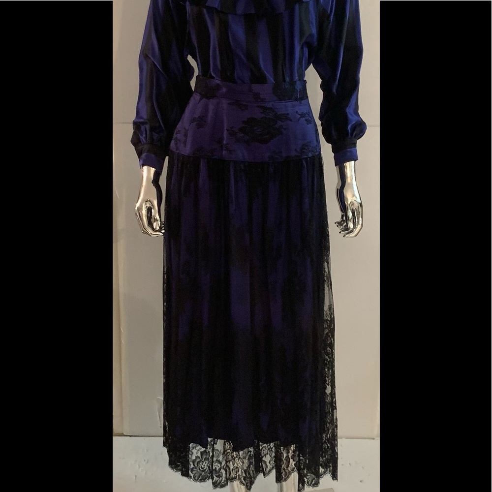 2X “HOST PICK” Vintage Albert Nipon Silk Skirt
